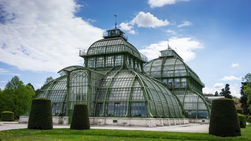 palmehuset ved schloss schönbrunn i wien er et smukt sted