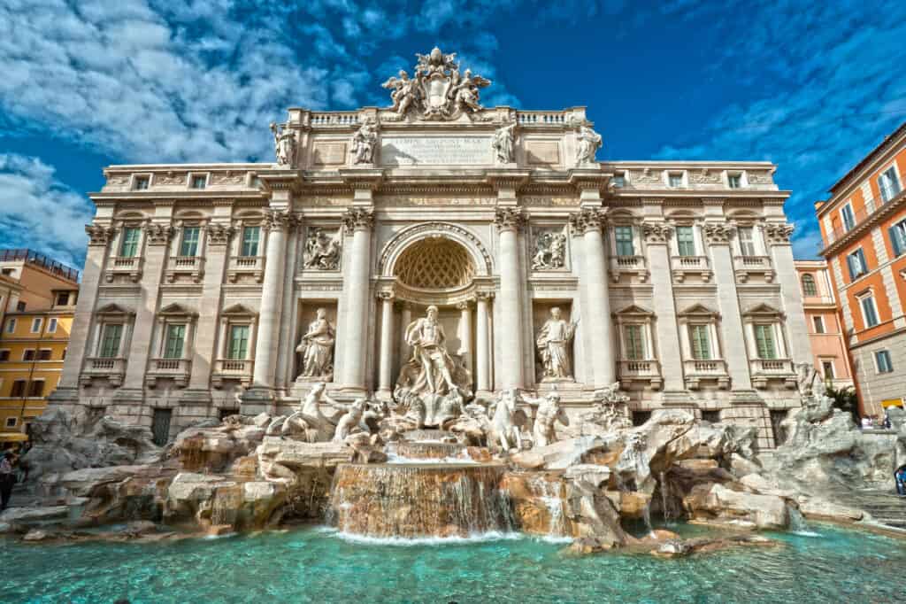 trevi fontænen i rom er et monumentalt springvand