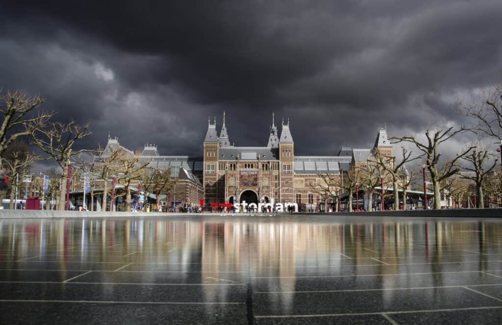 udendørs billede af rijksmuseum i amsterdam 1